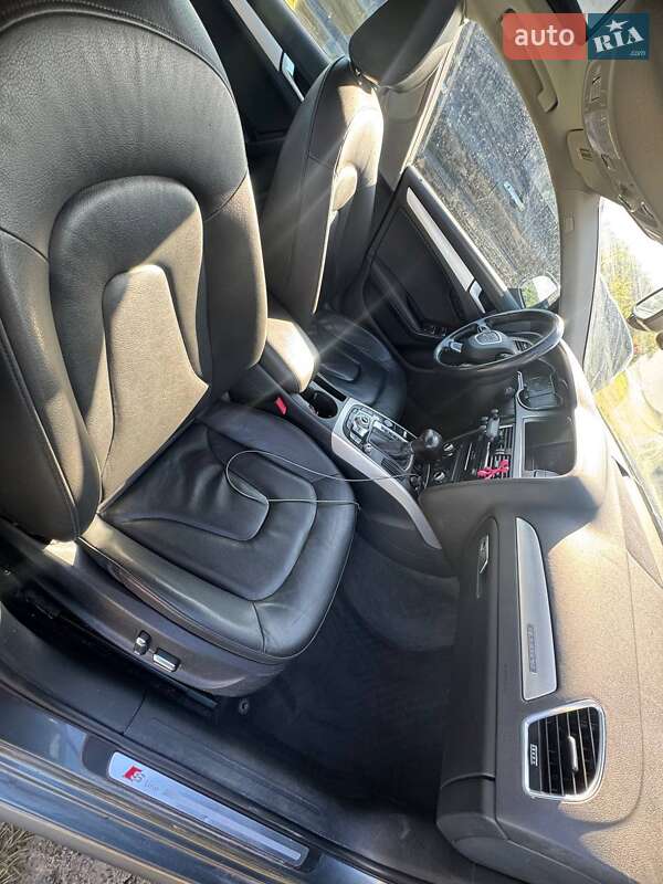 Седан Audi A4 2013 в Львове