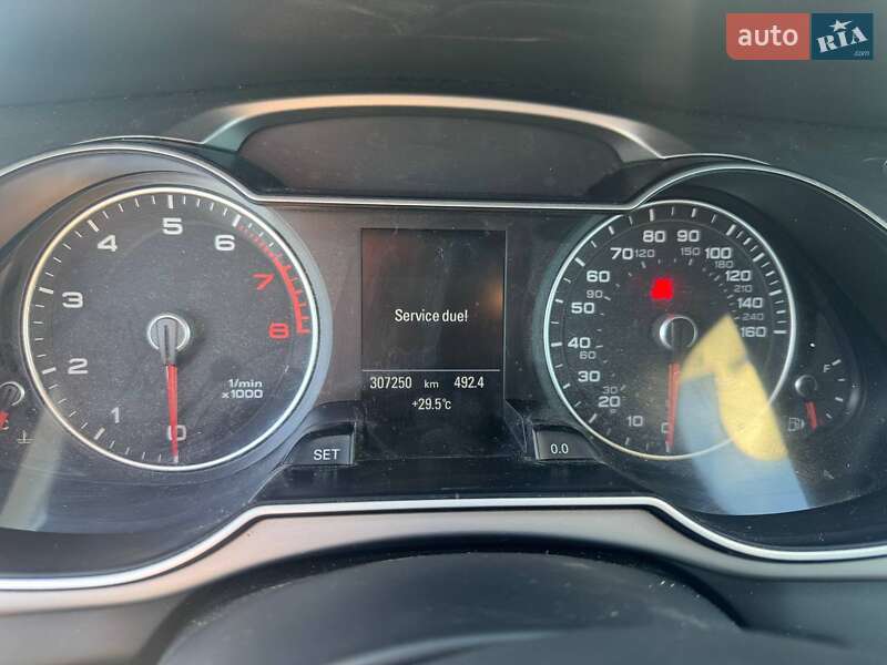 Седан Audi A4 2013 в Львове