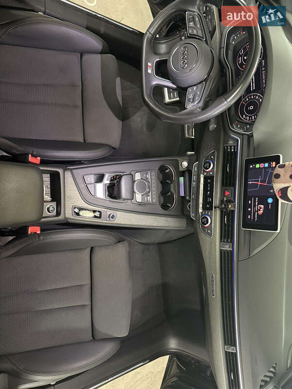 Седан Audi A4 2017 в Львове
