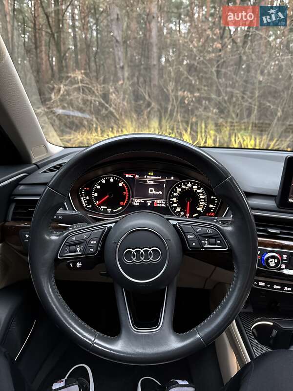 Седан Audi A4 2018 в Киеве