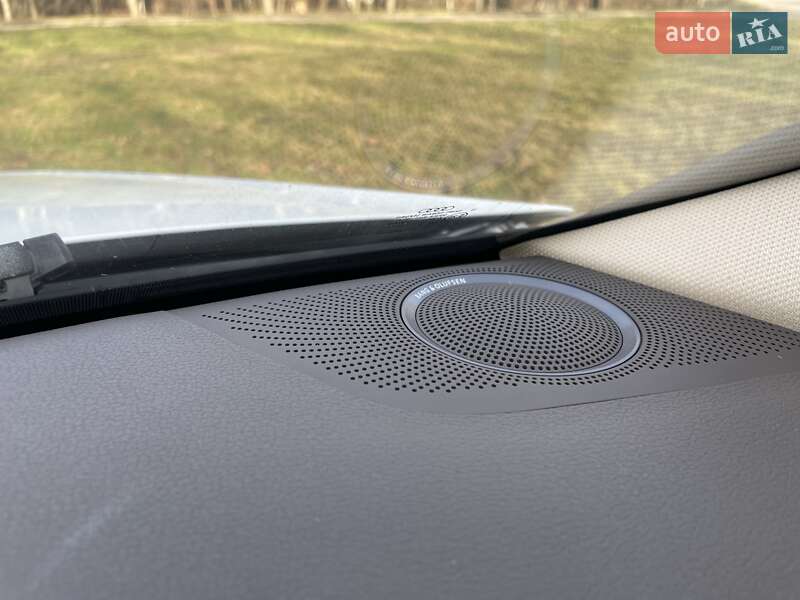 Седан Audi A4 2014 в Львове