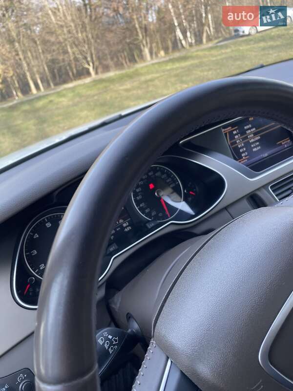 Седан Audi A4 2014 в Львове