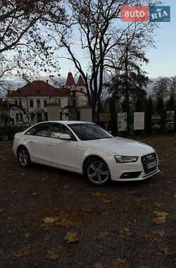 Седан Audi A4 2013 в Стрые