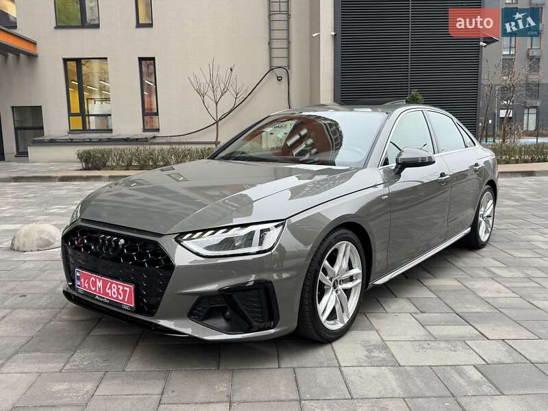 Седан Audi A4 2022 в Киеве