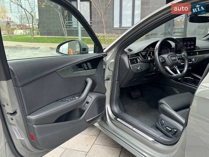Седан Audi A4 2022 в Киеве