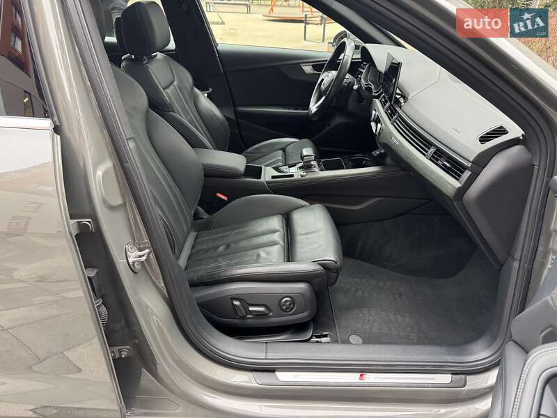 Седан Audi A4 2022 в Киеве
