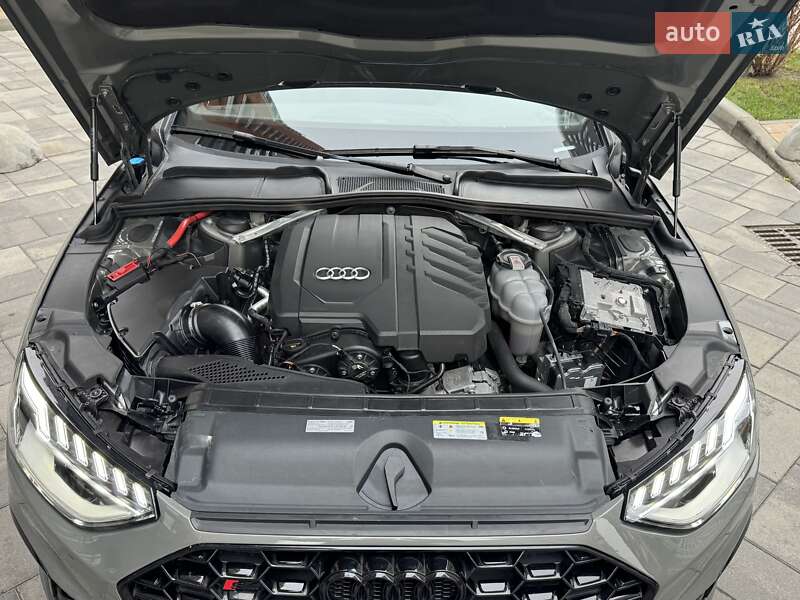 Седан Audi A4 2022 в Киеве