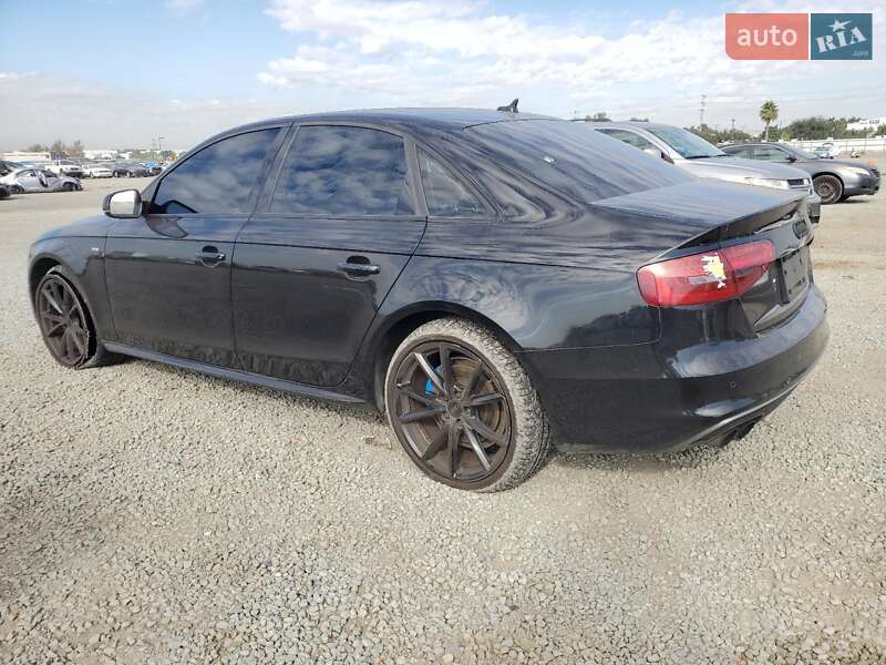 Седан Audi A4 2015 в Дніпрі