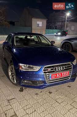 Седан Audi A4 2015 в Мукачевому
