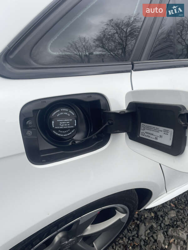 Седан Audi A4 2014 в Луцке