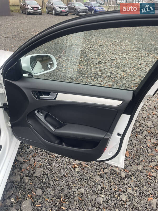 Седан Audi A4 2014 в Луцке