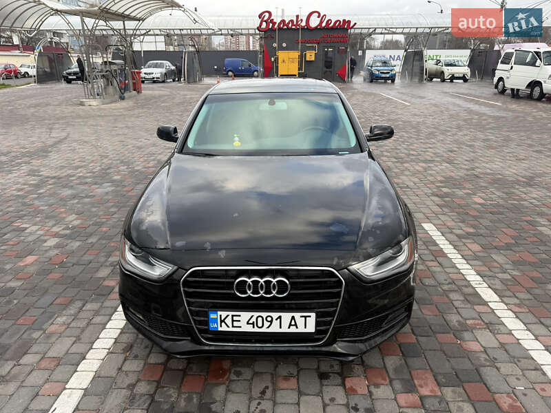 Седан Audi A4 2014 в Днепре