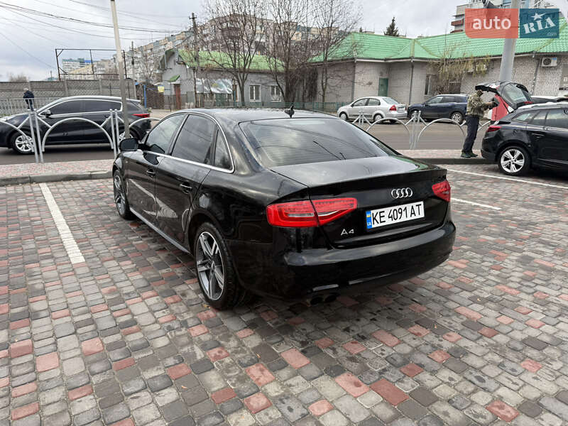 Седан Audi A4 2014 в Днепре