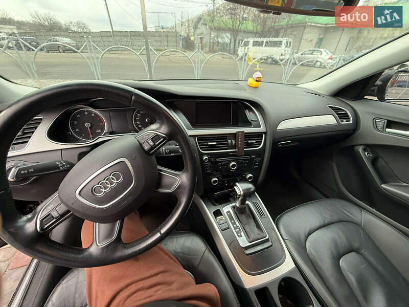 Седан Audi A4 2014 в Днепре
