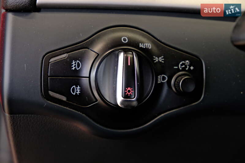 Седан Audi A4 2014 в Одесі