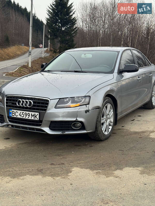 Седан Audi A4 2009 в Сходнице