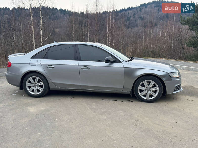 Седан Audi A4 2009 в Сходнице