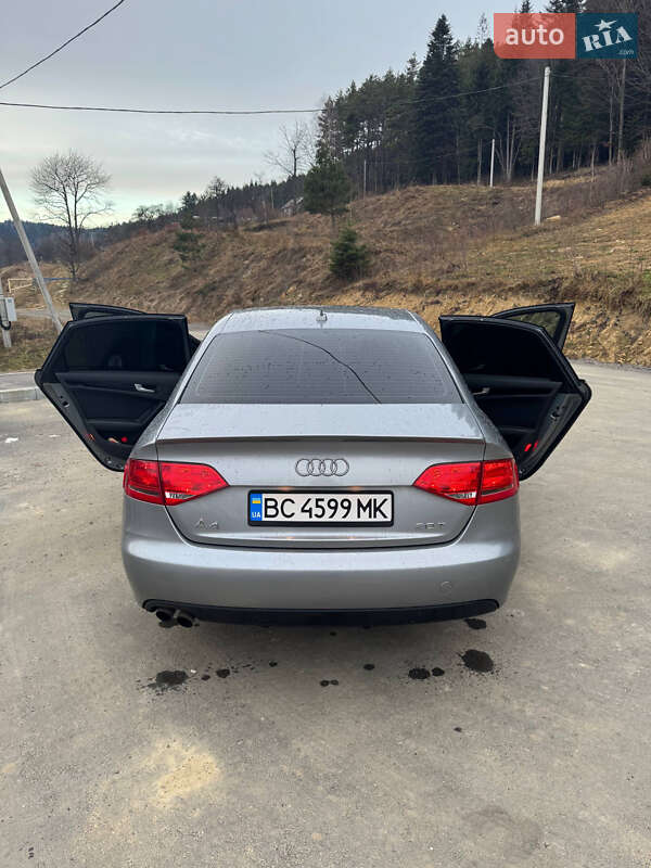 Седан Audi A4 2009 в Сходнице