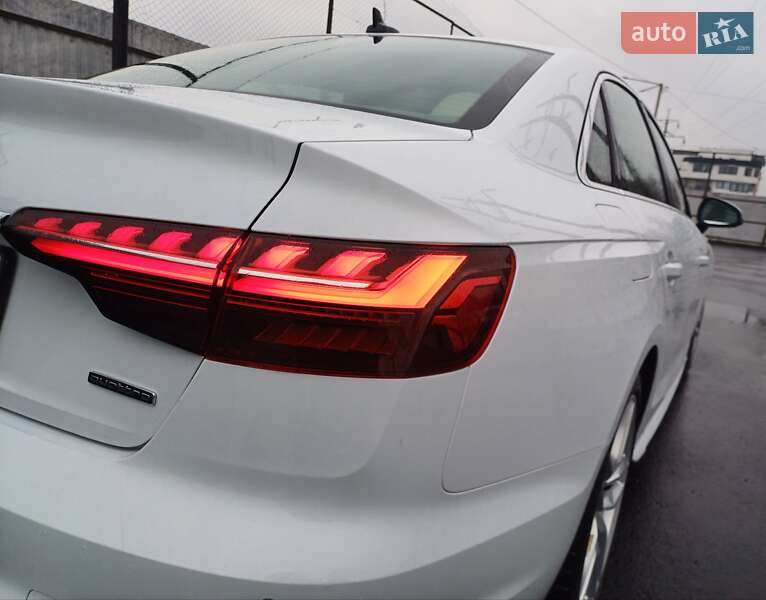 Седан Audi A4 2022 в Ужгороде