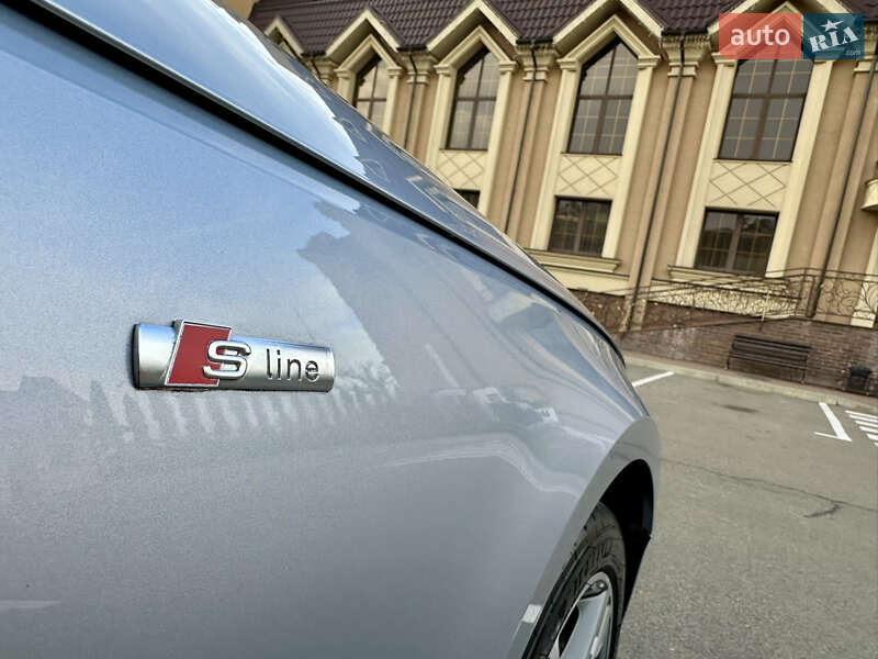 Седан Audi A4 2018 в Киеве