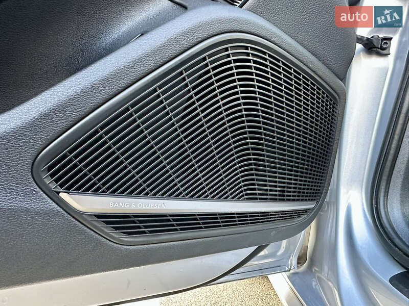 Седан Audi A4 2018 в Киеве