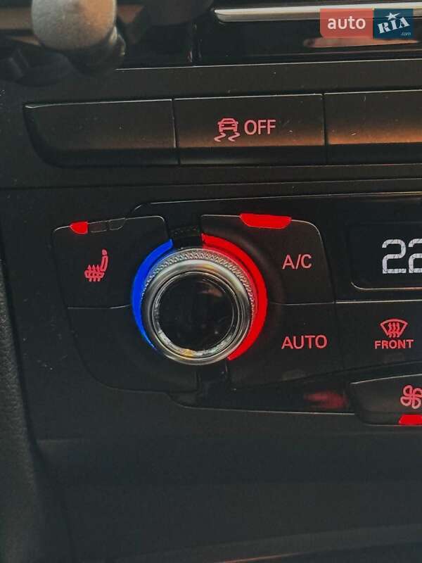 Седан Audi A4 2015 в Киеве