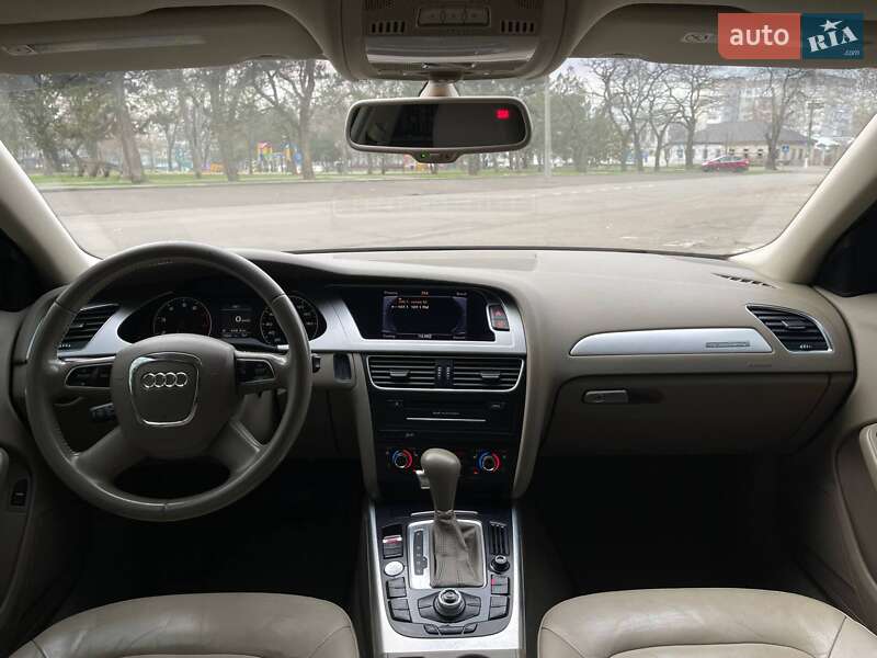 Седан Audi A4 2011 в Николаеве