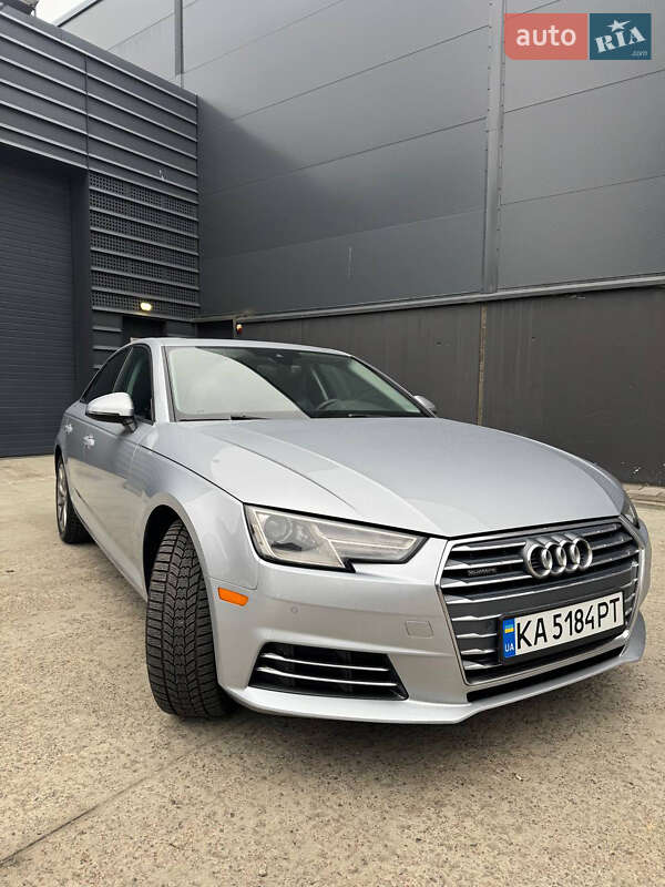 Седан Audi A4 2016 в Киеве