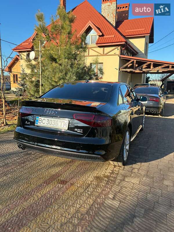 Седан Audi A4 2013 в Львове