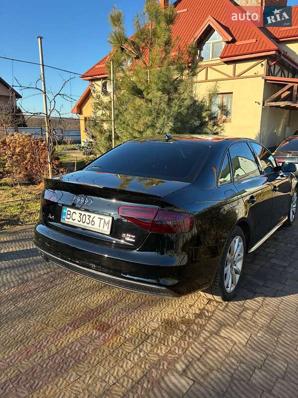 Седан Audi A4 2013 в Львове