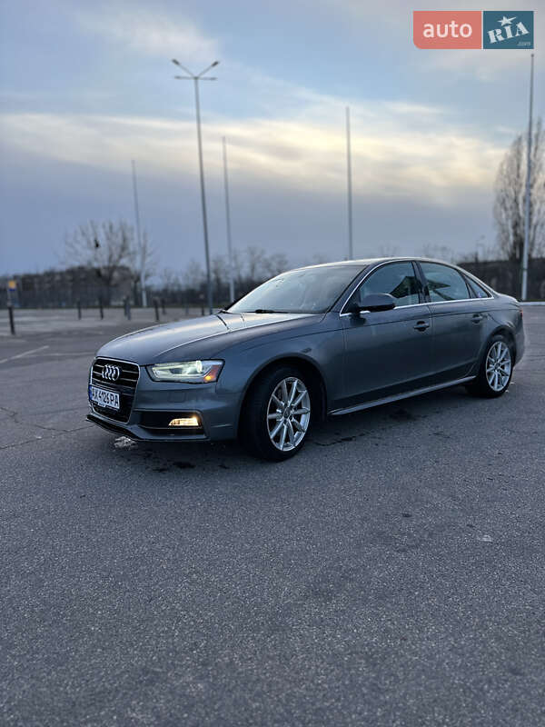 Седан Audi A4 2013 в Люботині