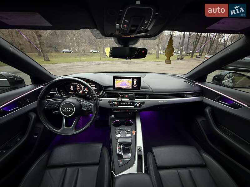 Седан Audi A4 2016 в Киеве
