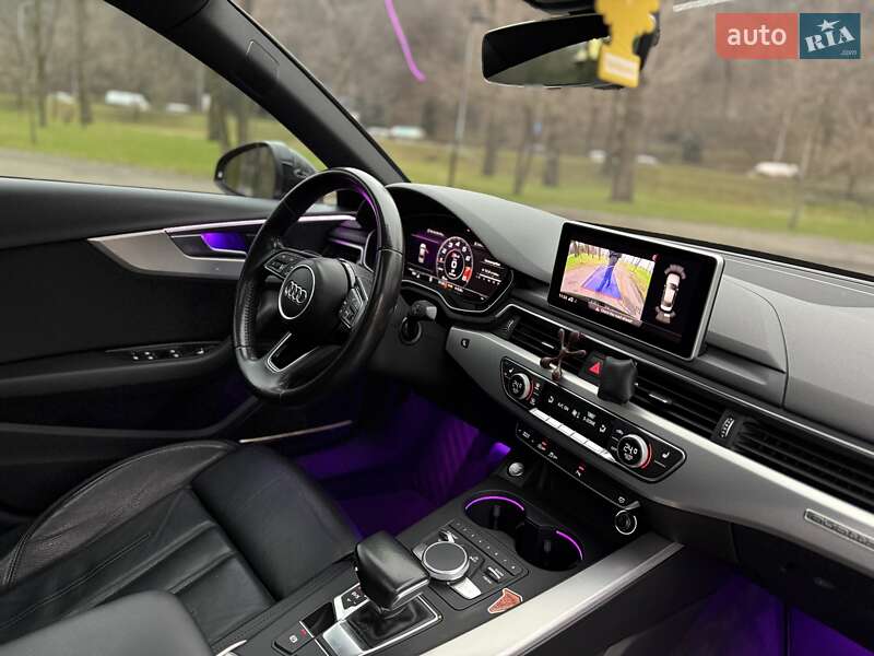 Седан Audi A4 2016 в Киеве