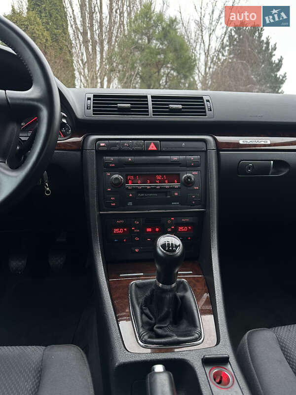 Седан Audi A4 2003 в Сарнах