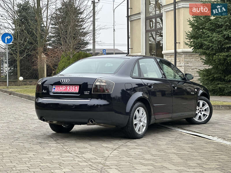 Седан Audi A4 2003 в Сарнах