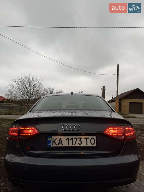 Седан Audi A4 2010 в Запорожье