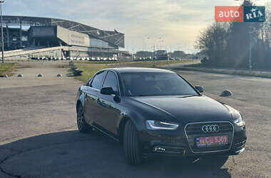 Седан Audi A4 2012 в Львове