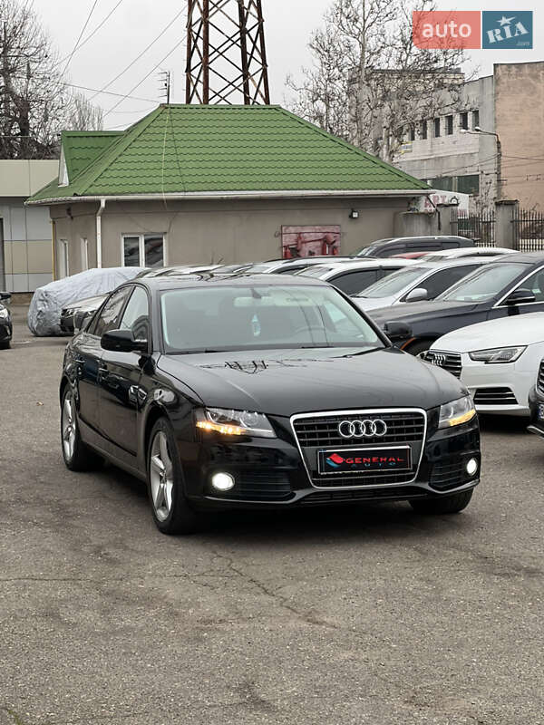 Седан Audi A4 2011 в Одессе