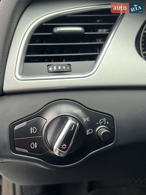 Седан Audi A4 2011 в Одессе