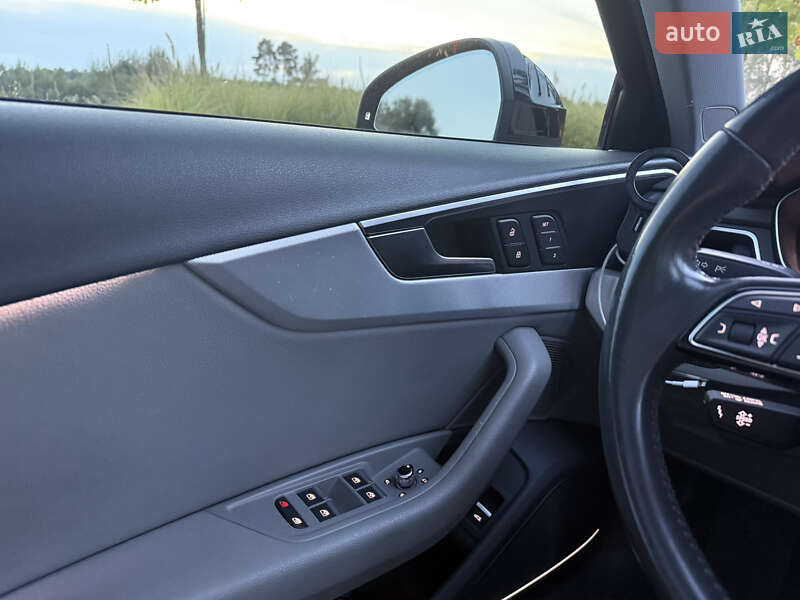 Седан Audi A4 2017 в Киеве
