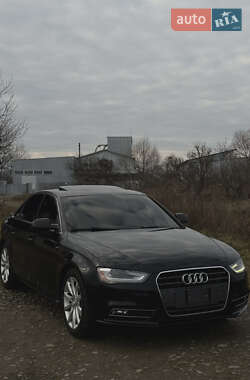 Седан Audi A4 2013 в Ивано-Франковске