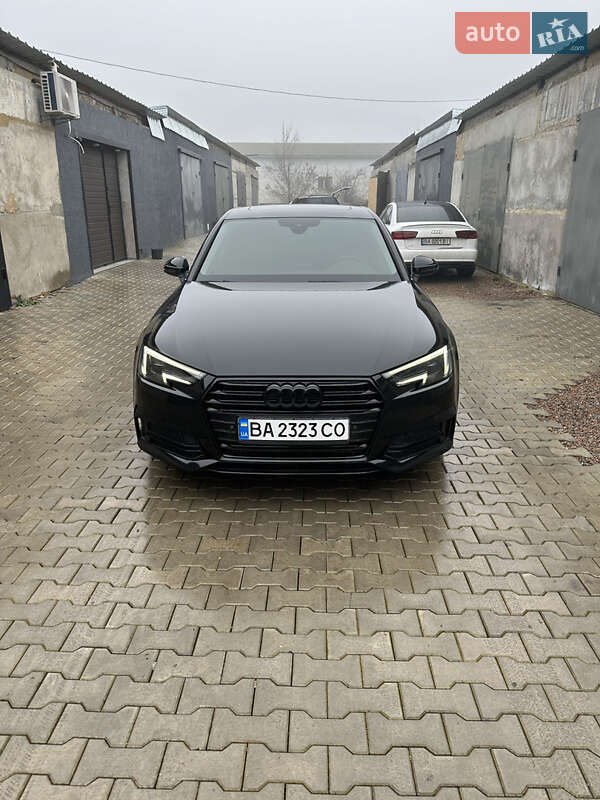 Седан Audi A4 2016 в Долинской