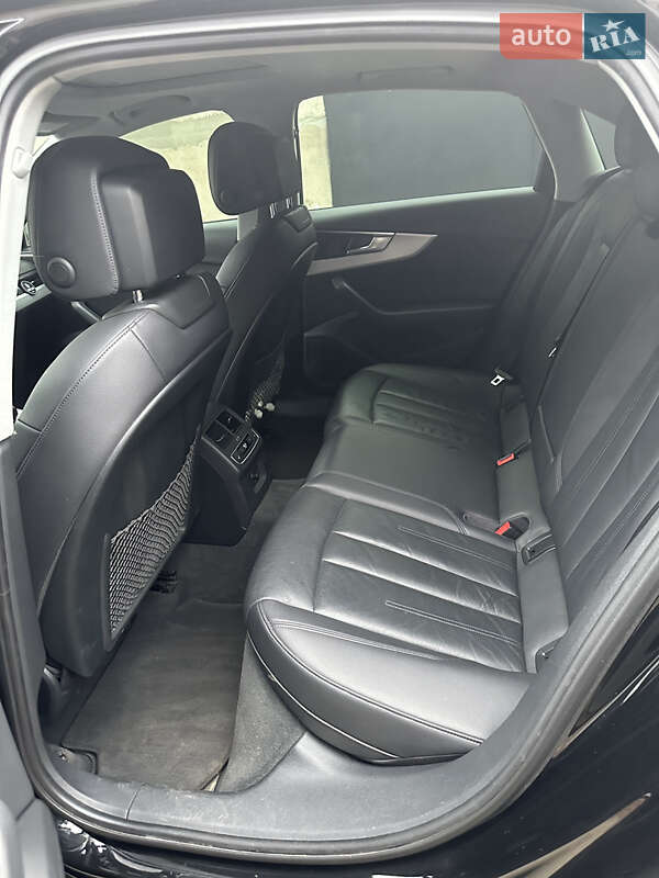 Седан Audi A4 2016 в Долинской