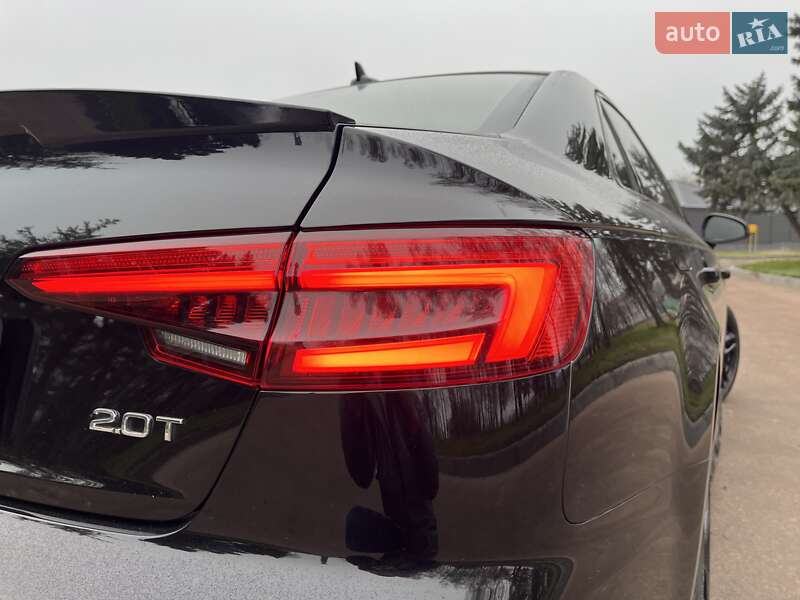 Седан Audi A4 2017 в Житомирі