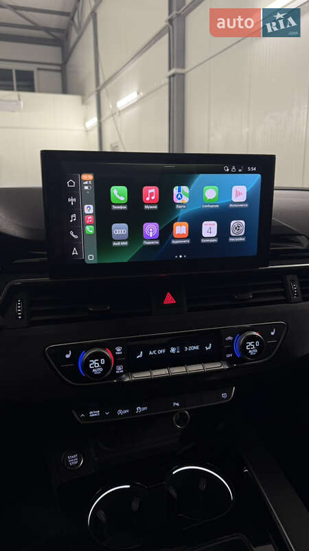 Седан Audi A4 2022 в Львове