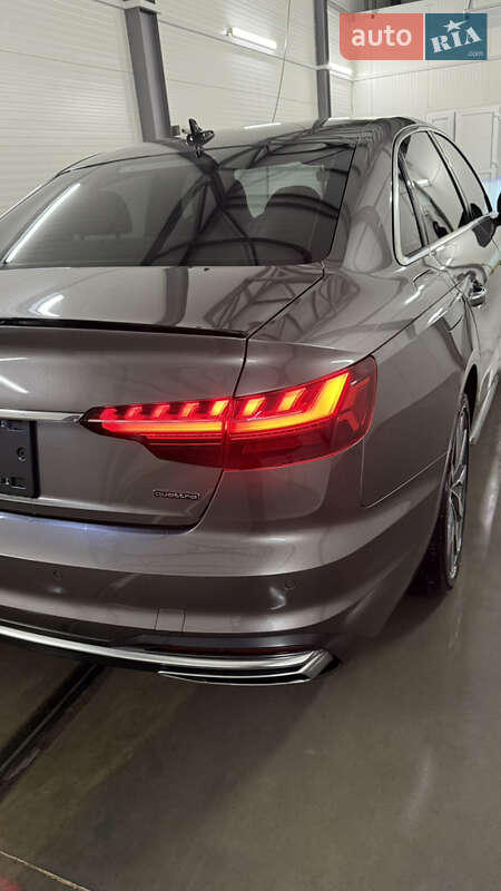 Седан Audi A4 2022 в Львове