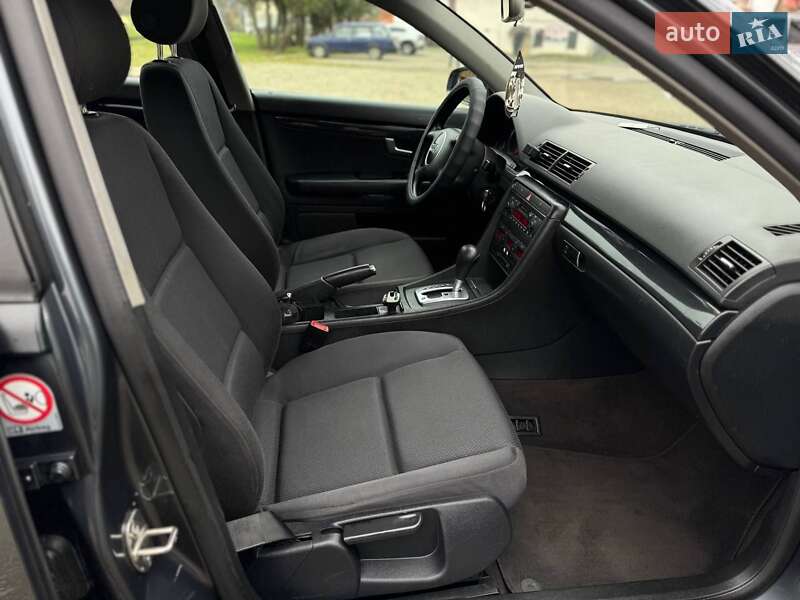 Седан Audi A4 2003 в Долине