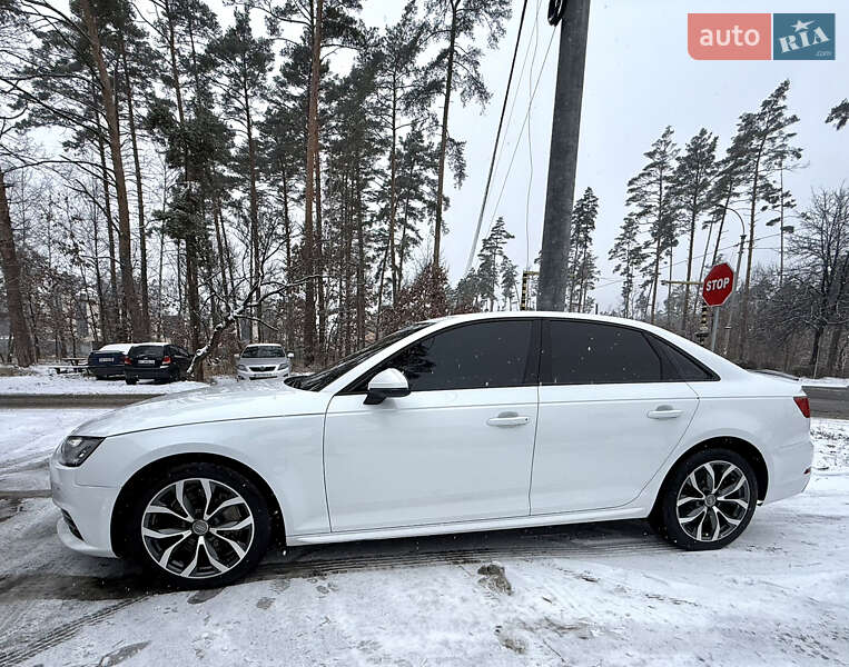 Седан Audi A4 2017 в Буче
