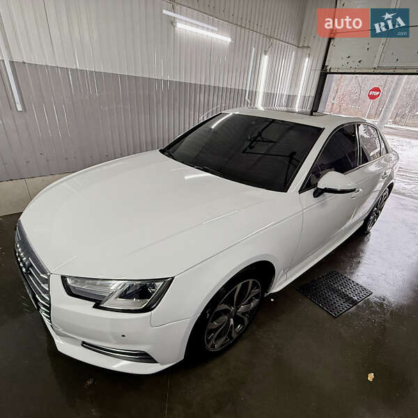 Седан Audi A4 2017 в Буче