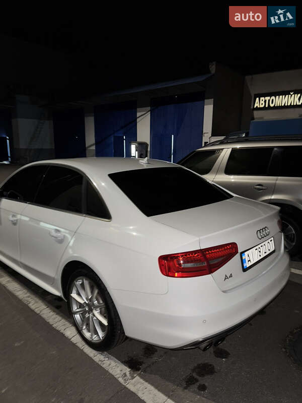 Седан Audi A4 2015 в Киеве